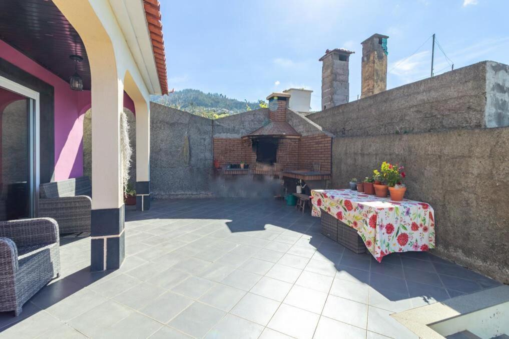 Casa Central - Peceful Mountain Retreat In Calheta Ribeira do Raposo Exteriör bild