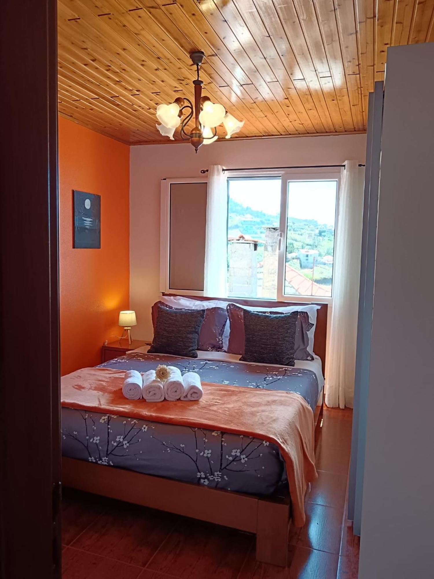 Casa Central - Peceful Mountain Retreat In Calheta Ribeira do Raposo Exteriör bild